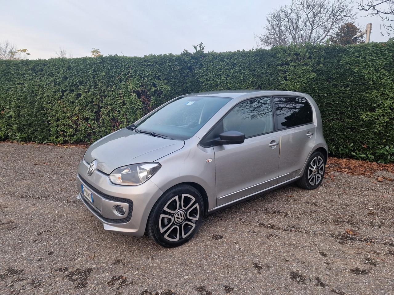 Volkswagen Up 1.0 75cv ASG