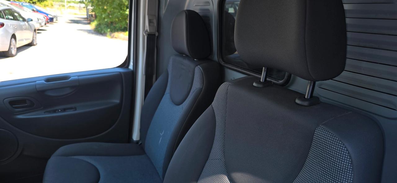 Peugeot Expert 2.0 Furgone pronto al lavoro