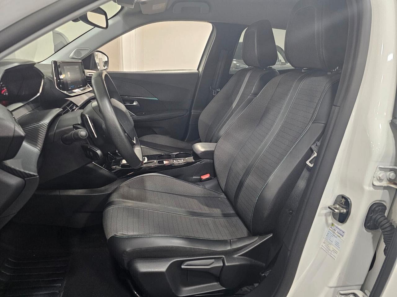 NUOVA PEUGEOT 2008 ALLURE PACK 1.5 BLUEHDI 131CV EAT8 F1