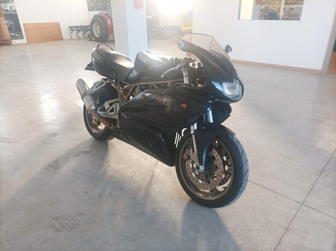 Ducati Supersport - 2001 cc 750 cv 61