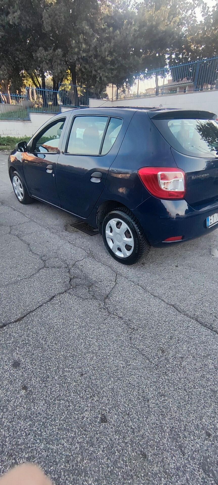 Dacia Sandero 1.2 75CV Lauréate x neopatentati