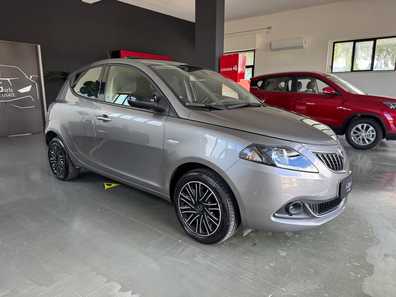 Lancia Ypsilon 1.0 FireFly Hybrid Gold - 2023