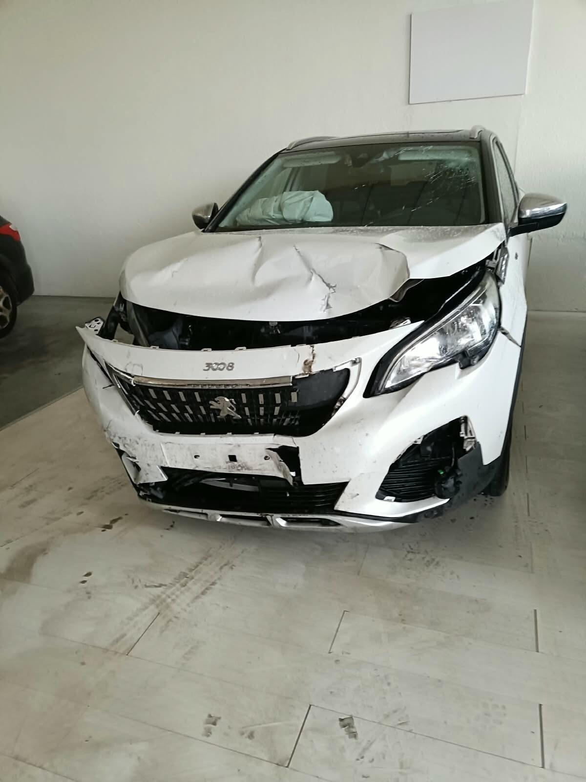 Peugeot 3008 BlueHDi 120 S&S EAT6 Active