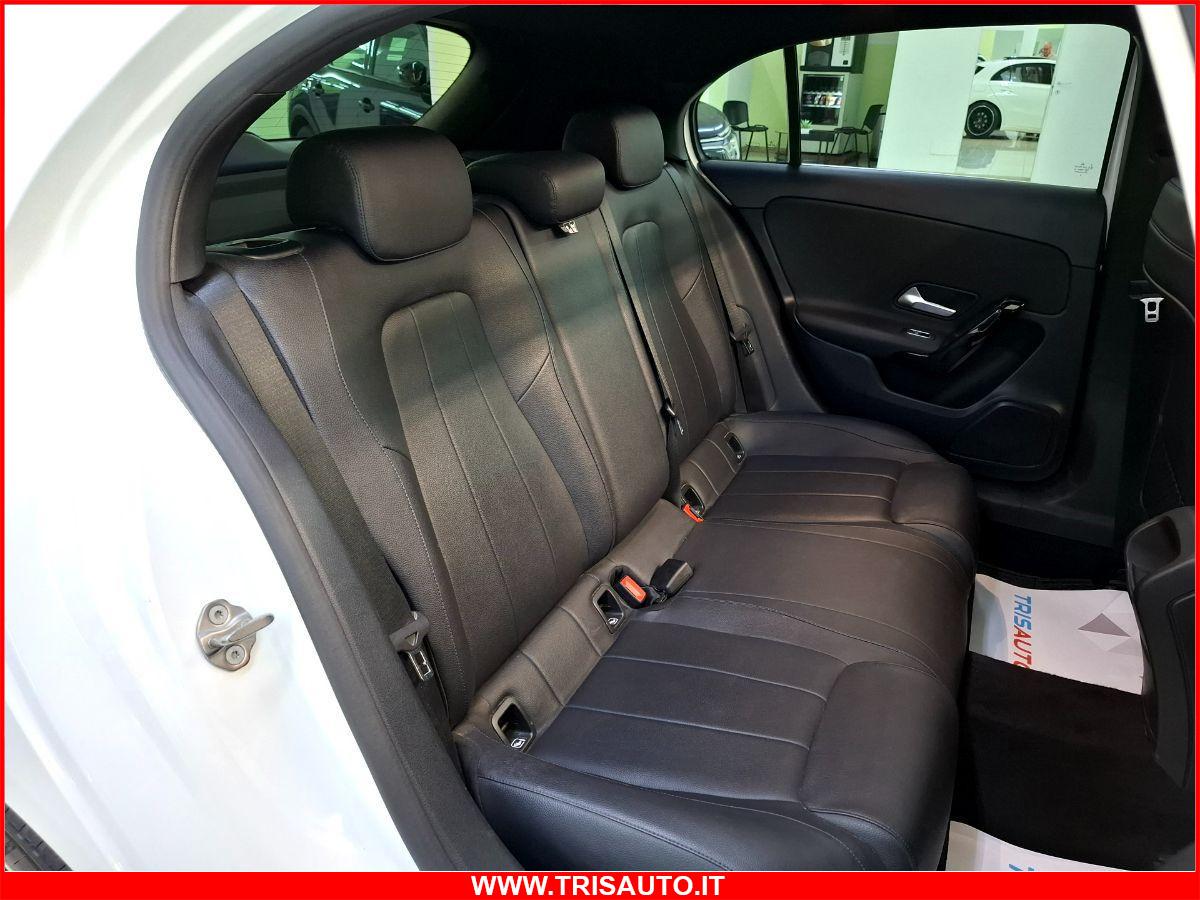 MERCEDES A 180 d 1.5 Aut. Business NEOPATENTATI (TETTO PANORAMICO APRIBILE+FULL LED+PELLE)