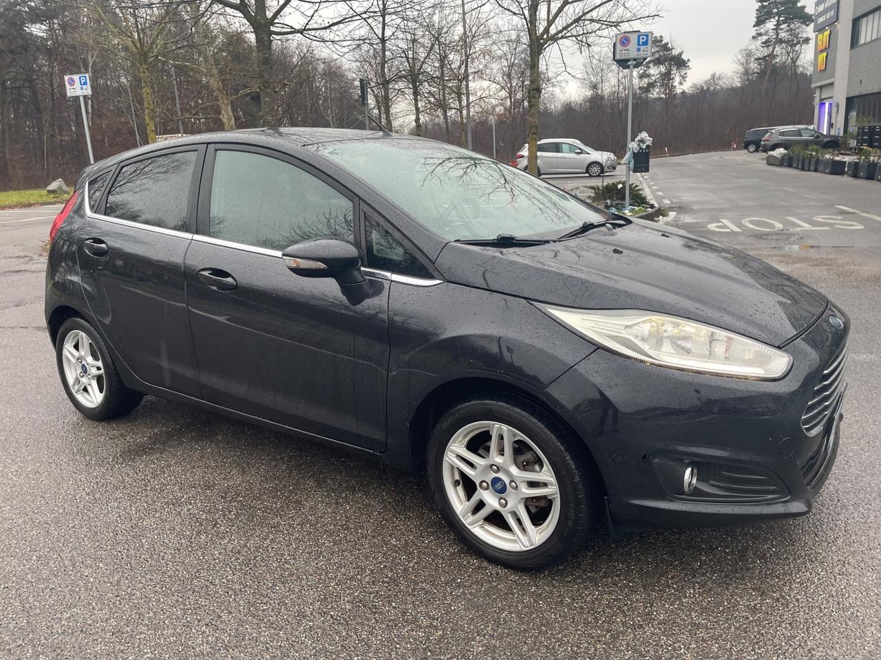 Ford Fiesta 1.5 TDCi 75CV 5 porte Titanium*Nepatentati*Cerchi*