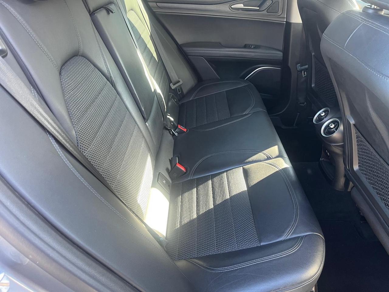 Alfa Stelvio Q4-2.2 mjt/190 cv- autom-2018