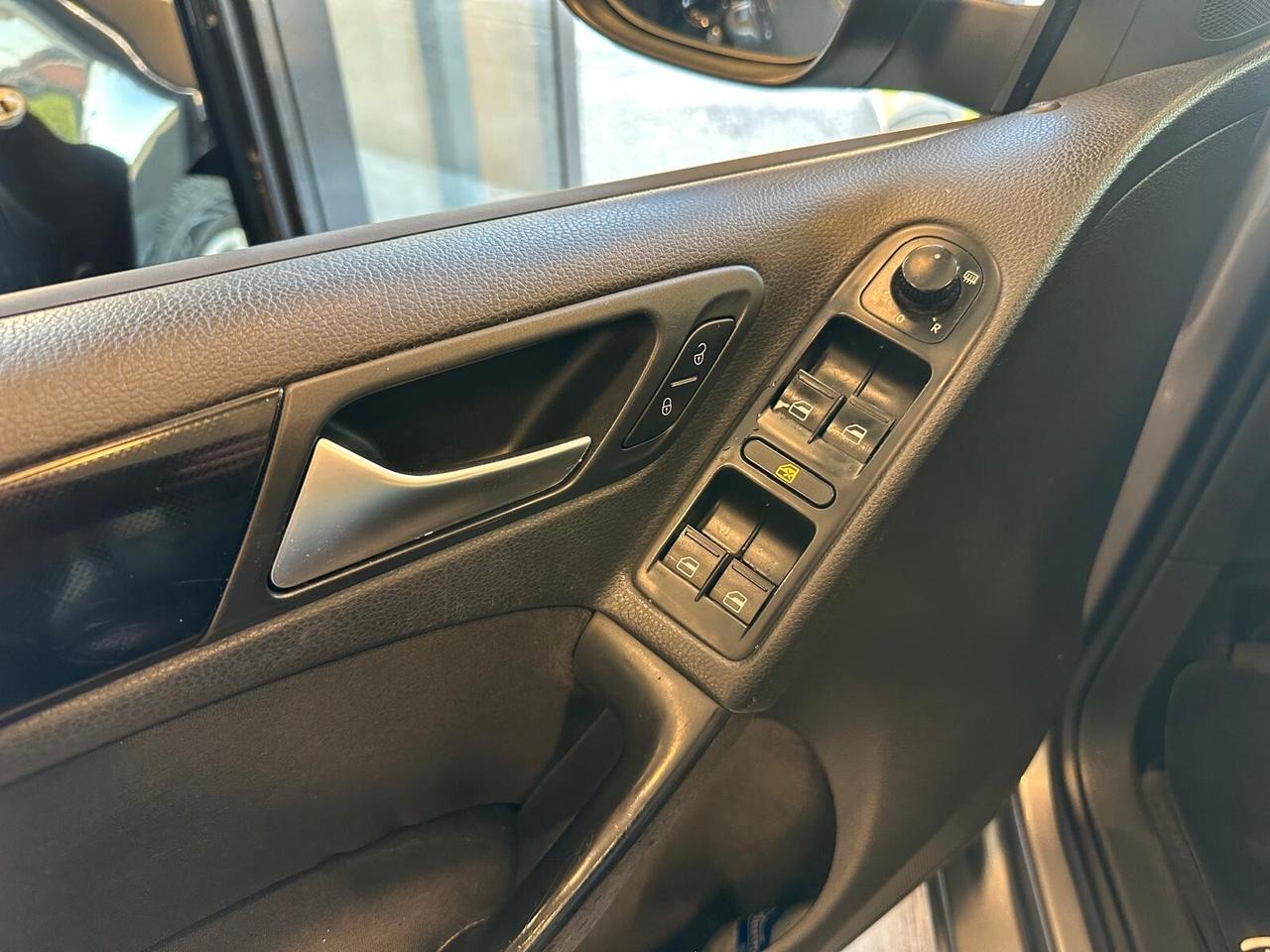 Volkswagen Golf 1.6 TDI DPF 5p.