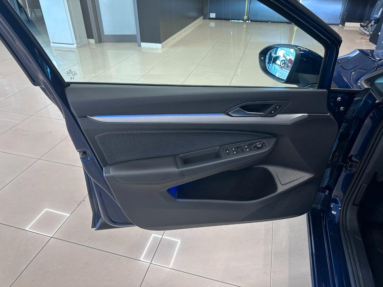 Volkswagen Golf 1.5 etsi evo Life 130cv dsg