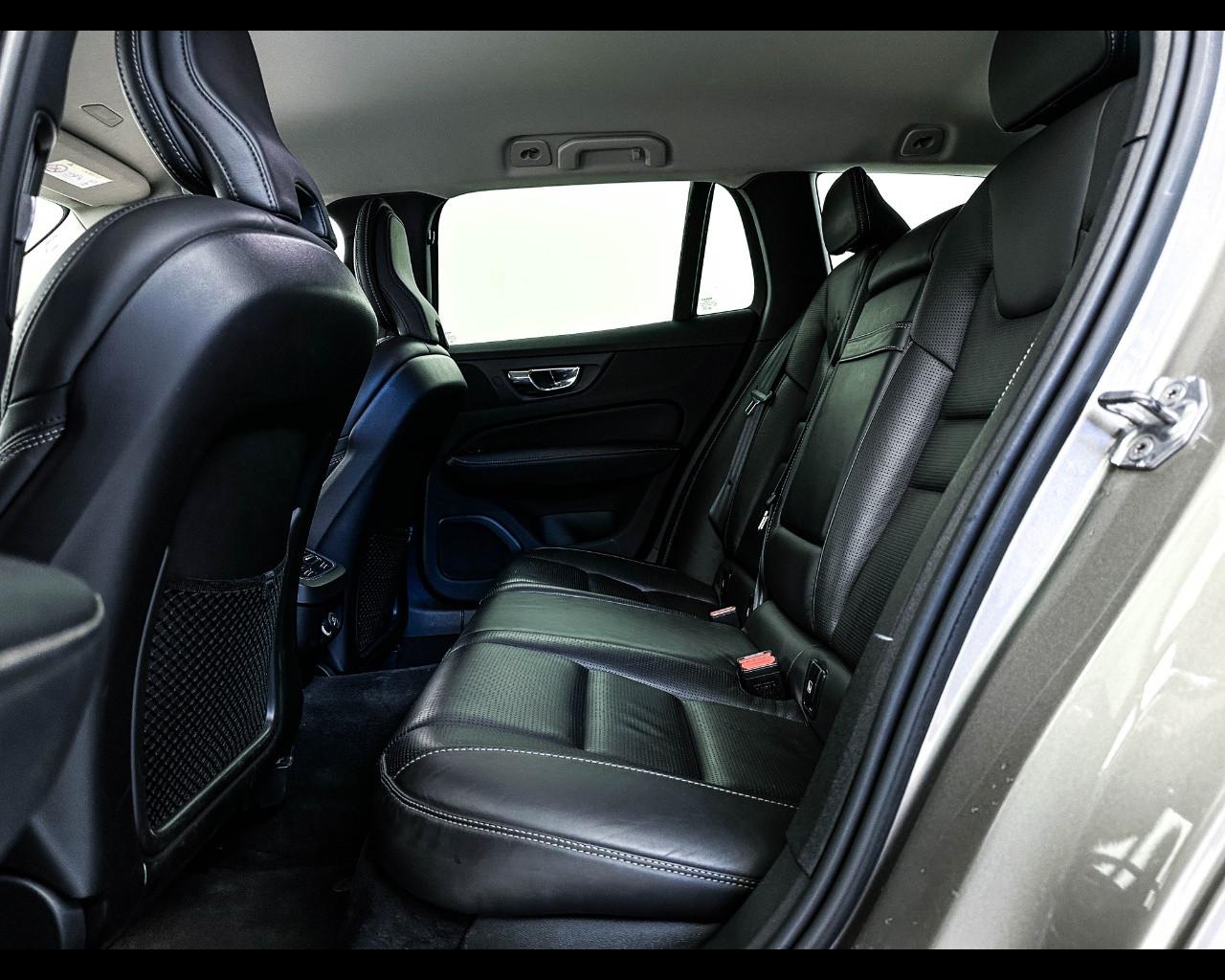 VOLVO V60 (2018-->) - V60 D4 Geartronic Inscription