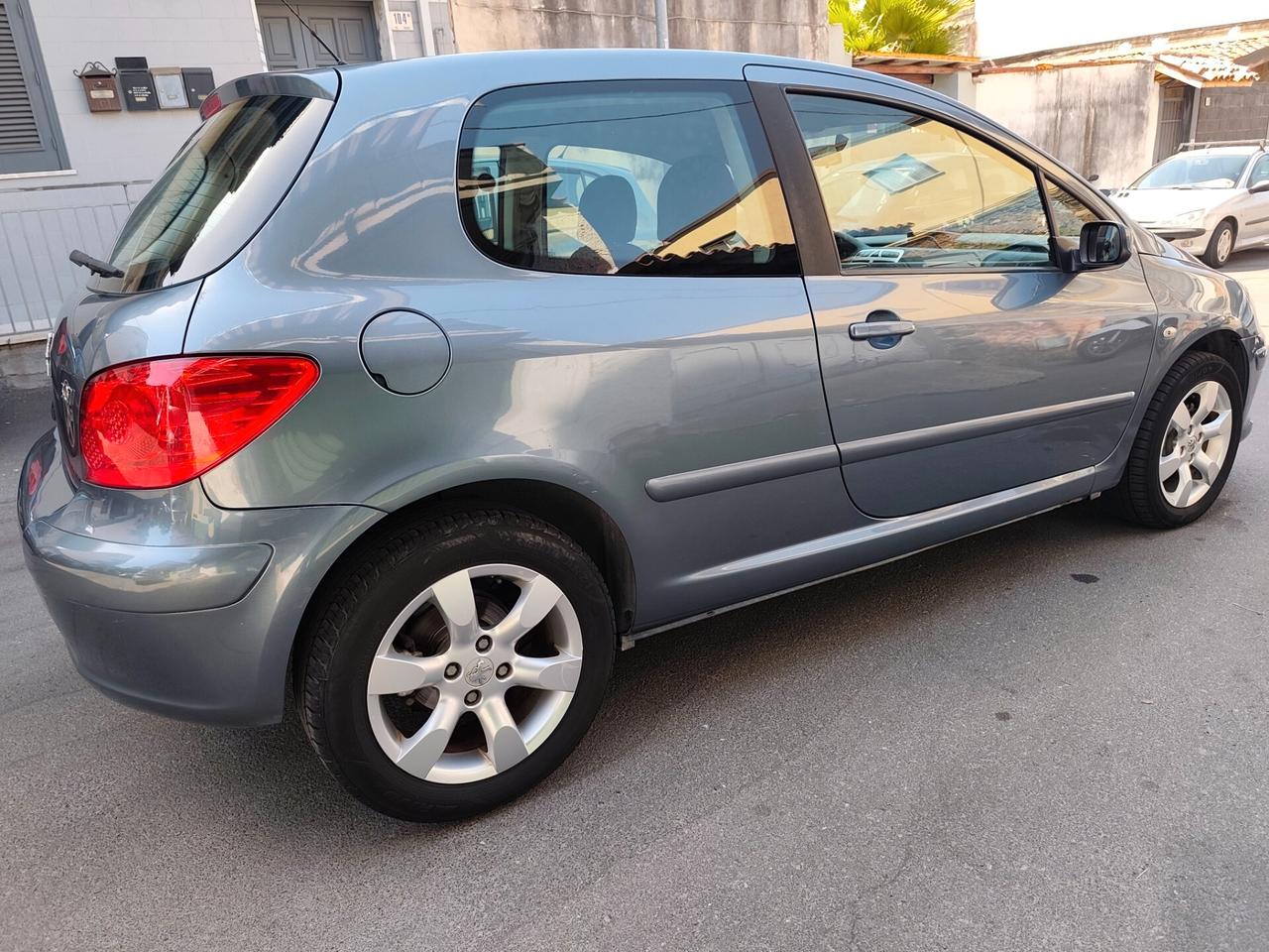 Peugeot 307 1.6 16V Perfetta