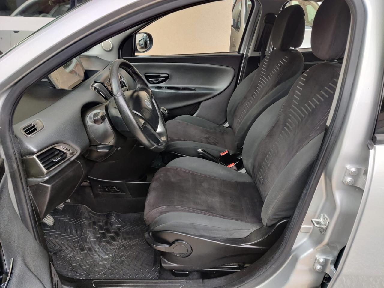 Lancia Ypsilon 1.2 Benzina