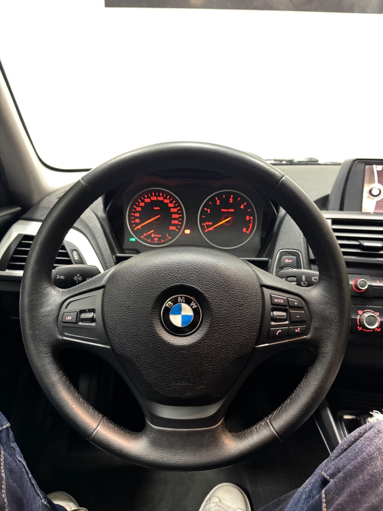 Bmw 116 116d 5p. Efficient Dynamics Urban