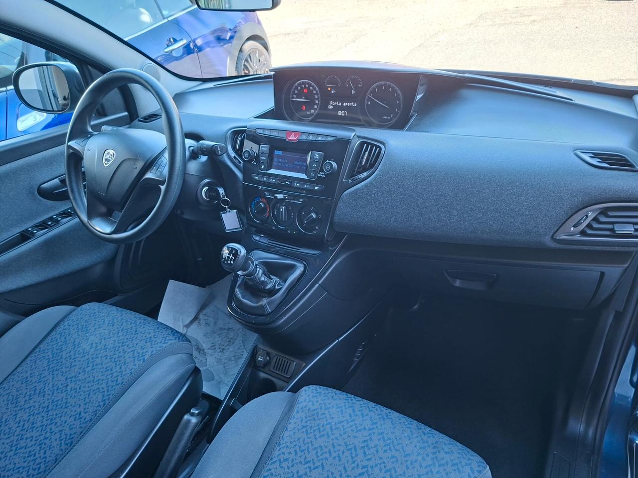Lancia Ypsilon 1.0 FireFly 5 porte S&S Hybrid Silver - Vettura aziendale, unico proprietario.