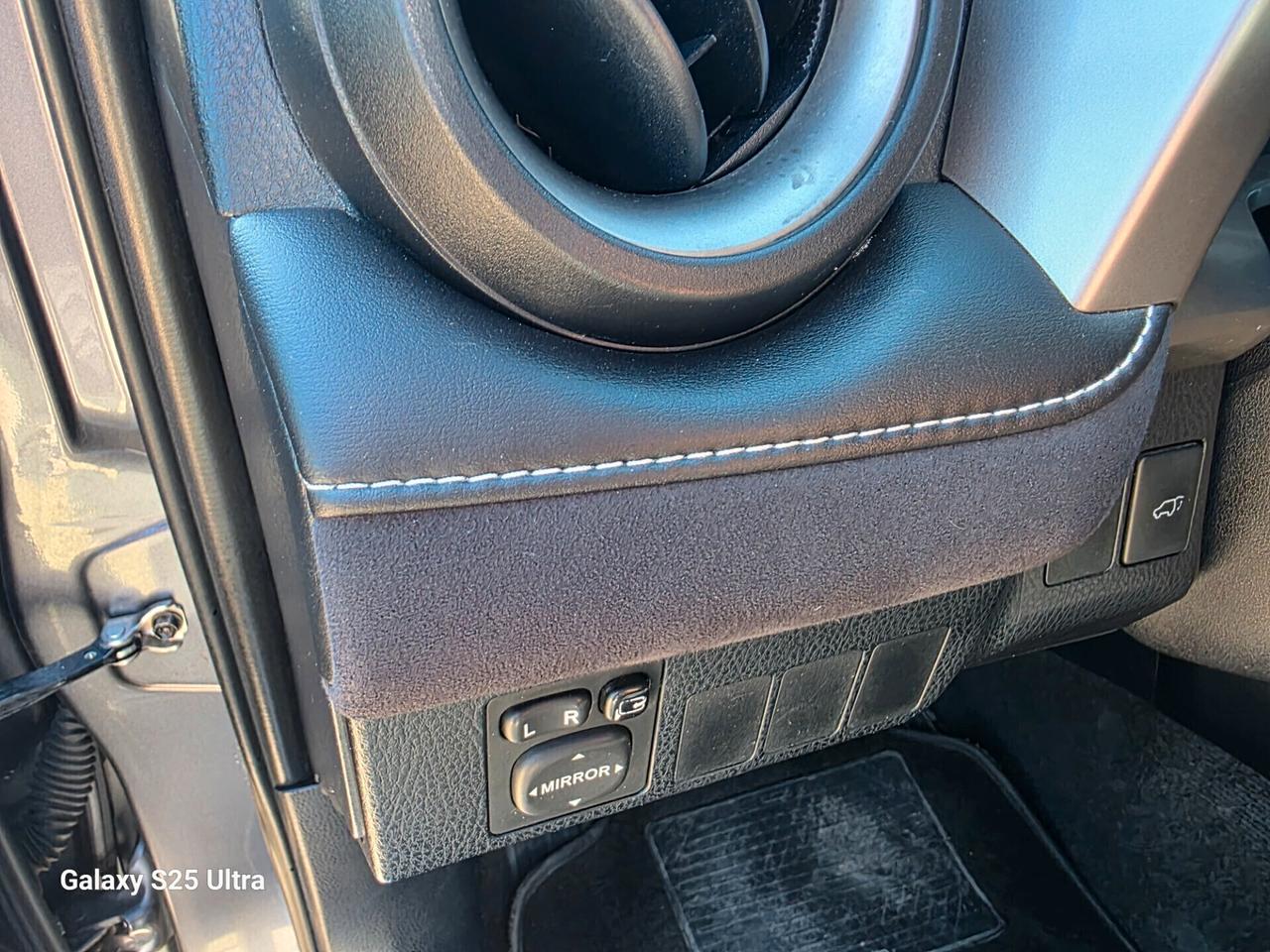 toyota rav4 2.0 D-4D valutiamo usato