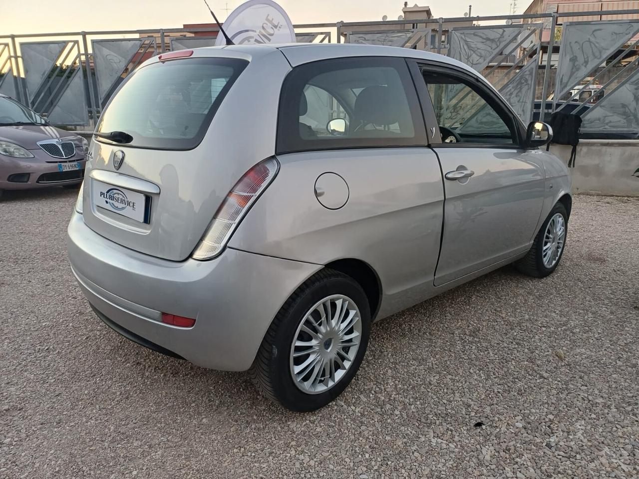 Lancia Ypsilon 1.2 benzina UNICA - 2011