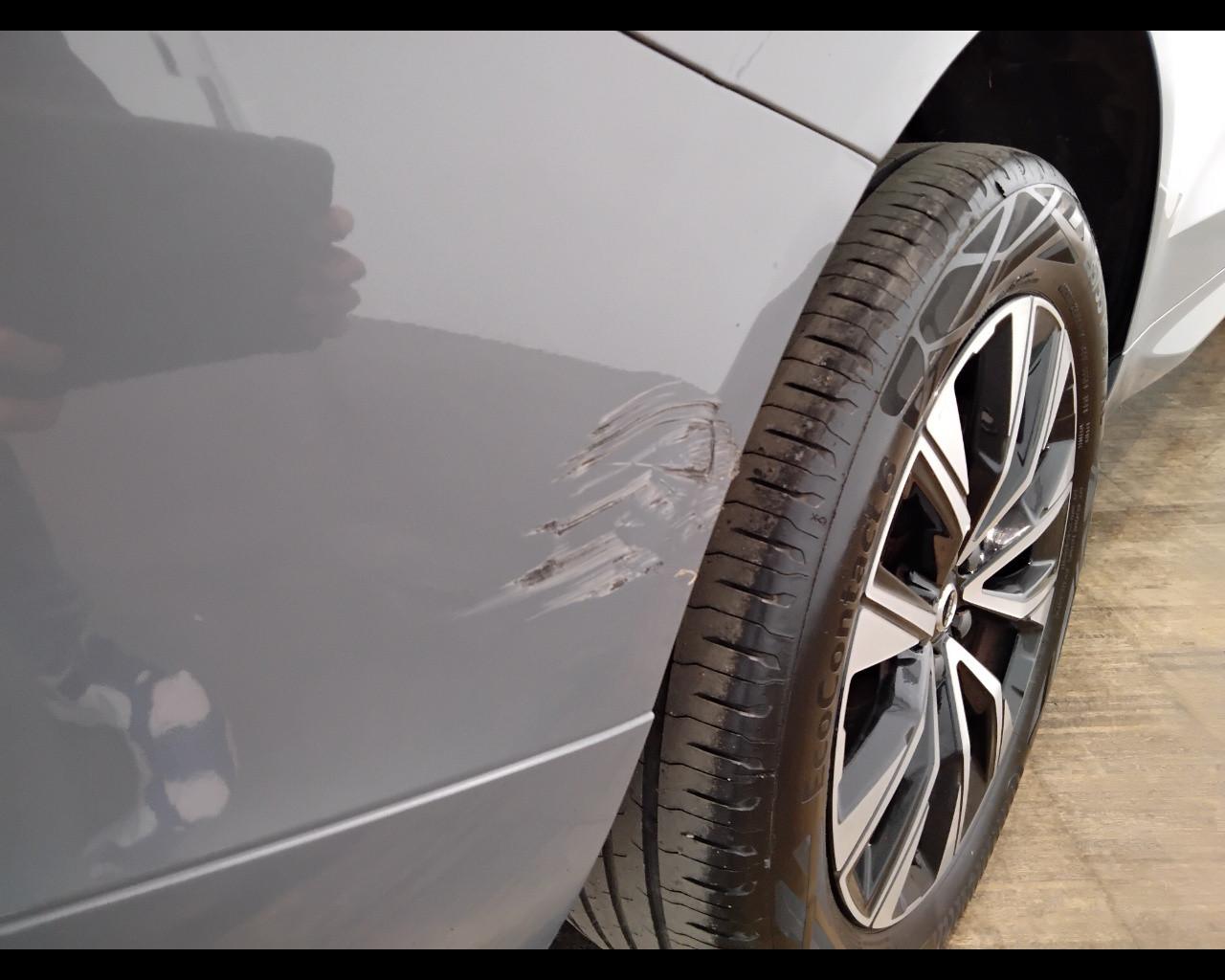 VOLVO XC60 II 2022 - XC60 2.0 b4 Plus Dark auto