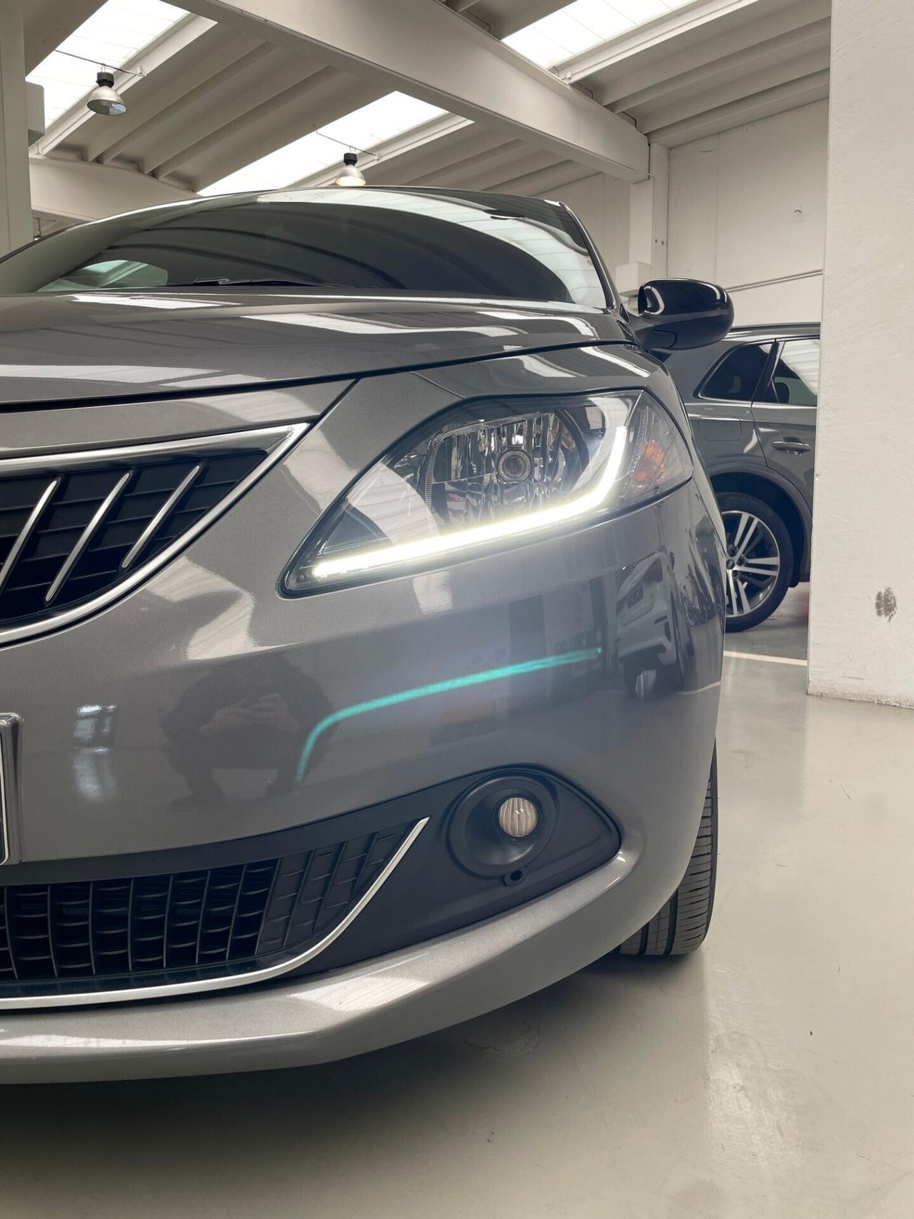 Lancia Ypsilon 1.0 FireFly 5 porte S&S Hybryd Gold