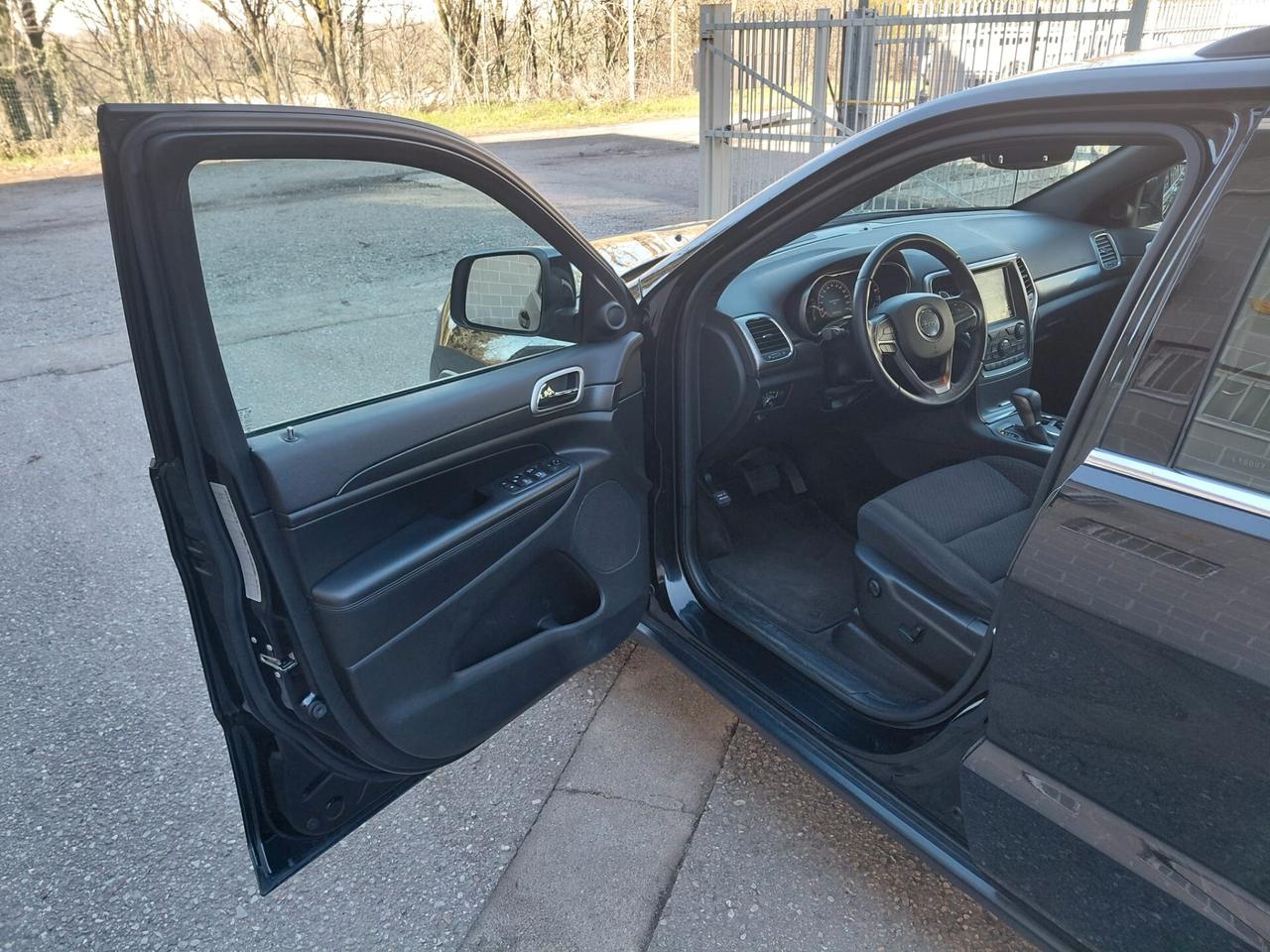 Jeep Grand Cherokee 190cv Laredo garanzia 12 mesi