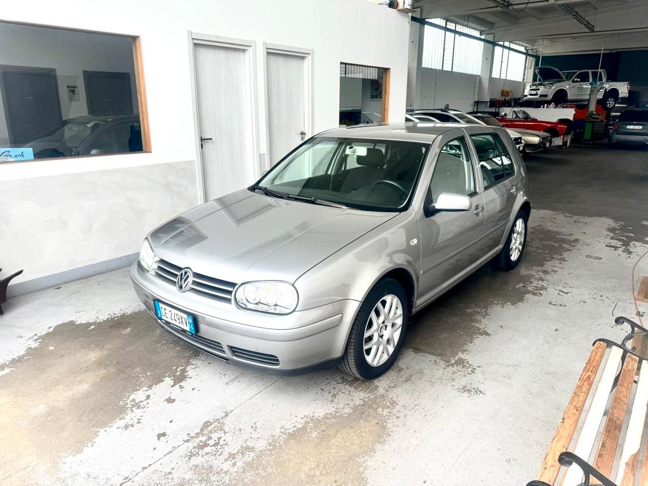 Volkswagen Golf 1.6 16V cat 5p. Highline