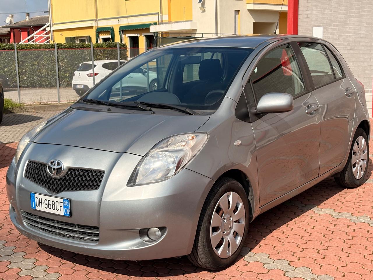 Toyota Yaris 1.3 5 porte - NEOPATENTATI