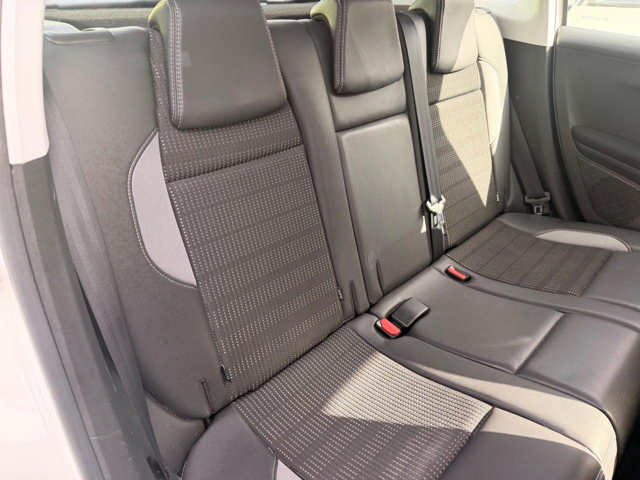 Peugeot 2008 1.6 e-HDi 115 CV Stop&Start Allure