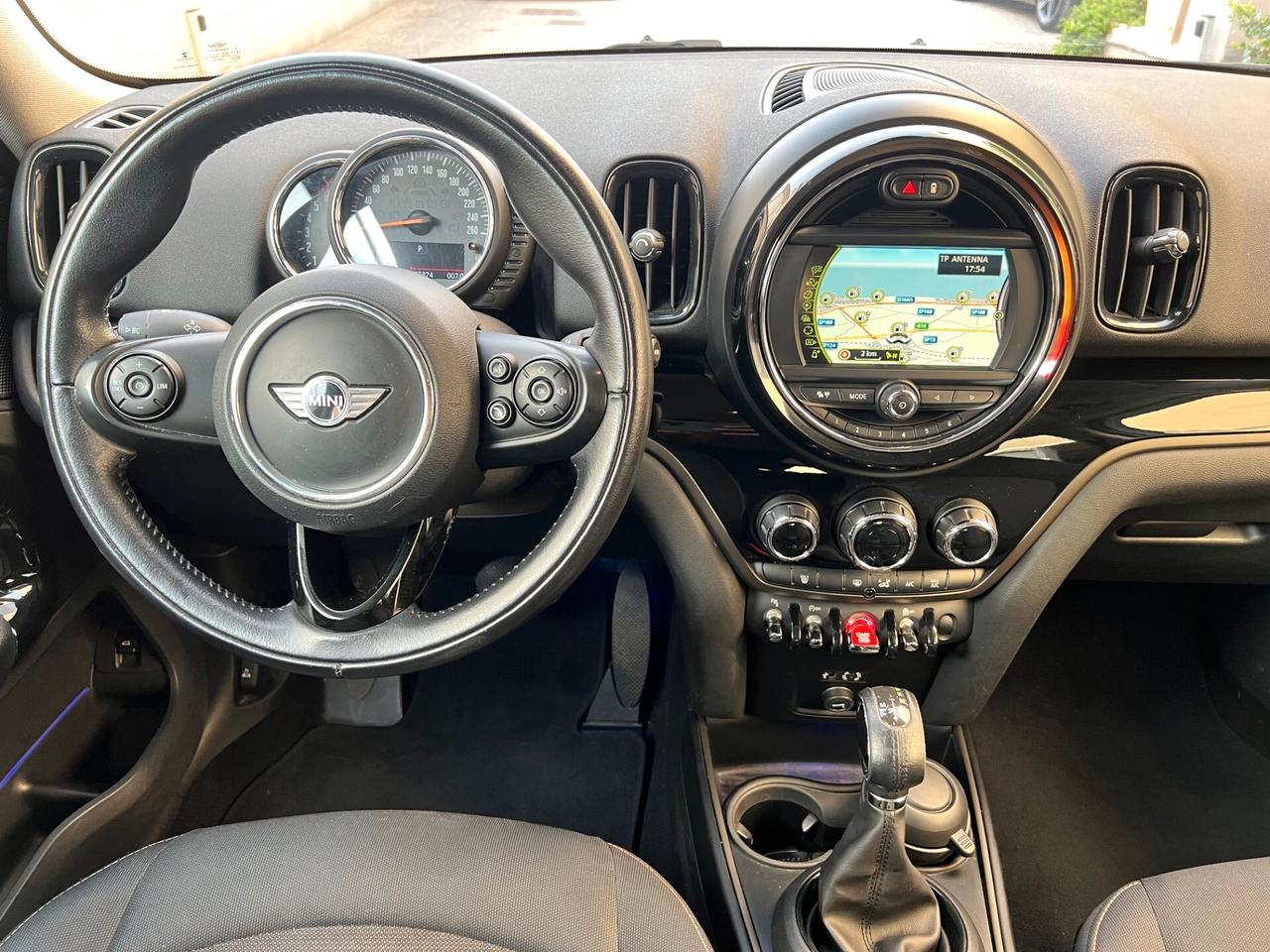 Mini Cooper D Countryman 2.0 Business all4 auto NAVI/LED/17;/LUCI