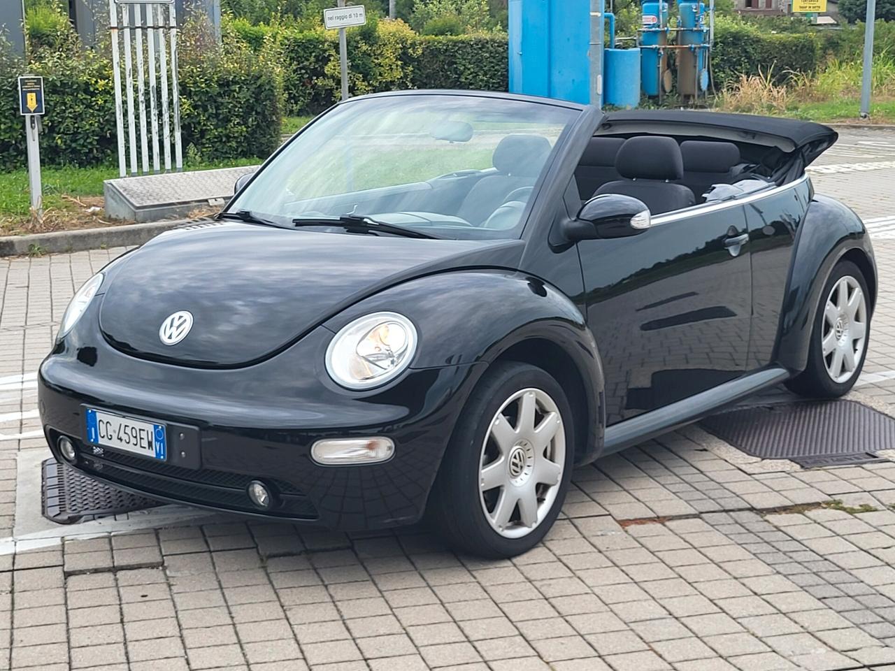 Volkswagen New Beetle 2.0 Cabrio