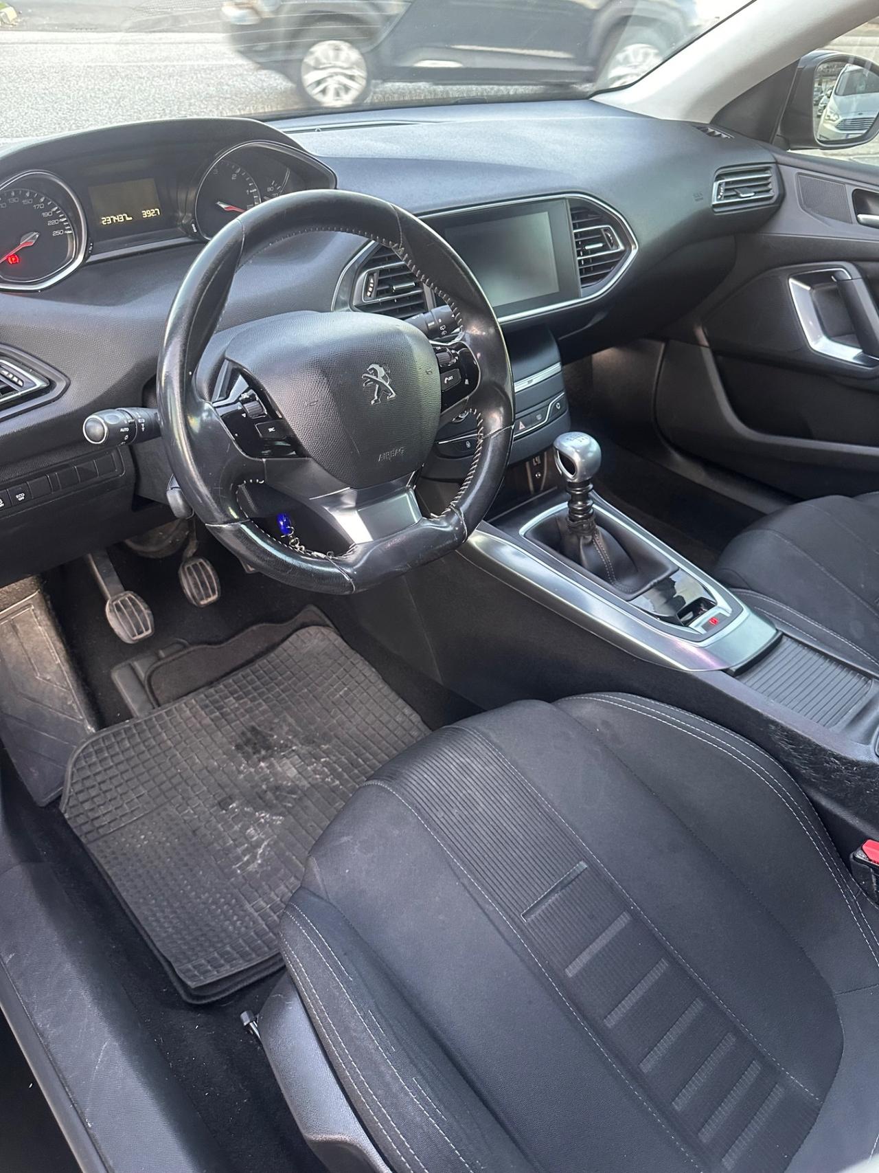Peugeot 308 BlueHDi 130 S&S EAT8 Allure