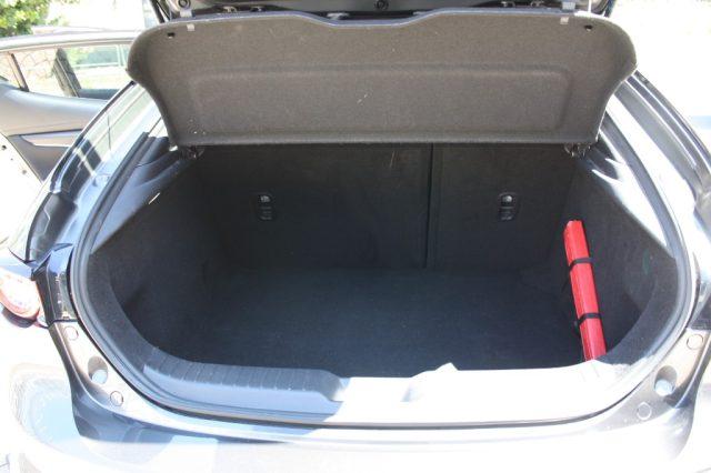 MAZDA 3 2.0L Skyactiv-G M-Hybrid Exclusive