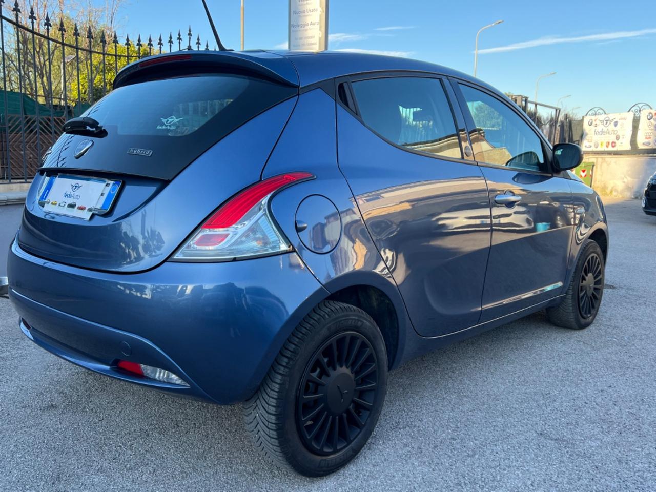 Lancia Ypsilon 1.0 GPL Hybrid Anno 2022