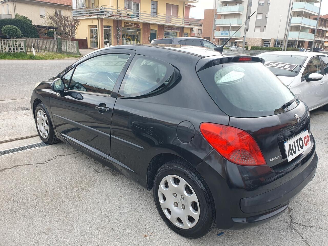 Peugeot 207 1.4hdi 70cv Neopatentati 2006