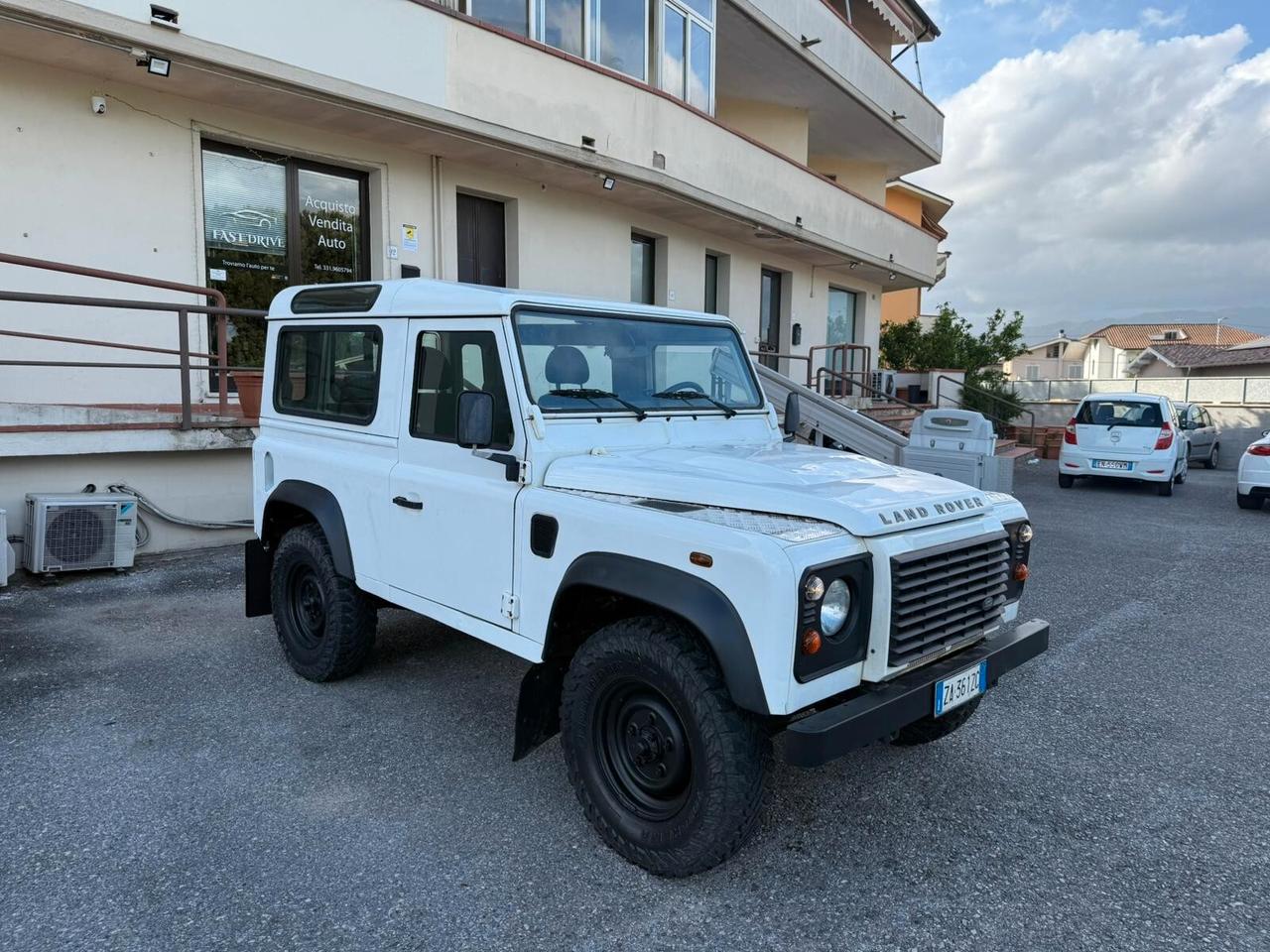 Land Rover Defender 90 2.2 TD4 Soft top E N1