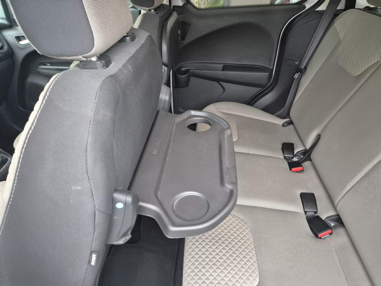 Ford Tourneo Courier 1.5 TDCI Titanium E6B