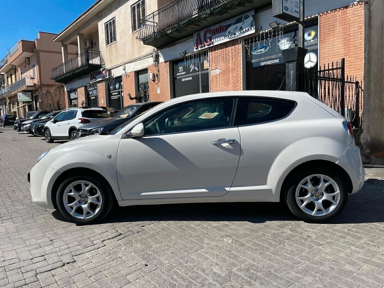 Alfa Romeo MiTo 1.6 JTDm 16V Distinctive Premium Pack