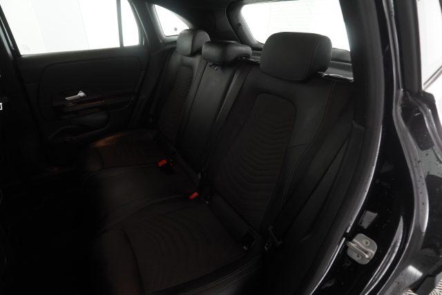 MERCEDES-BENZ CLA sse GLA GLA 200 d Automatic SPORT