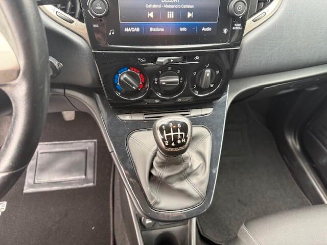 Lancia Ypsilon 1.0 FireFly 5 porte S&S Hybrid Ecochic Gold