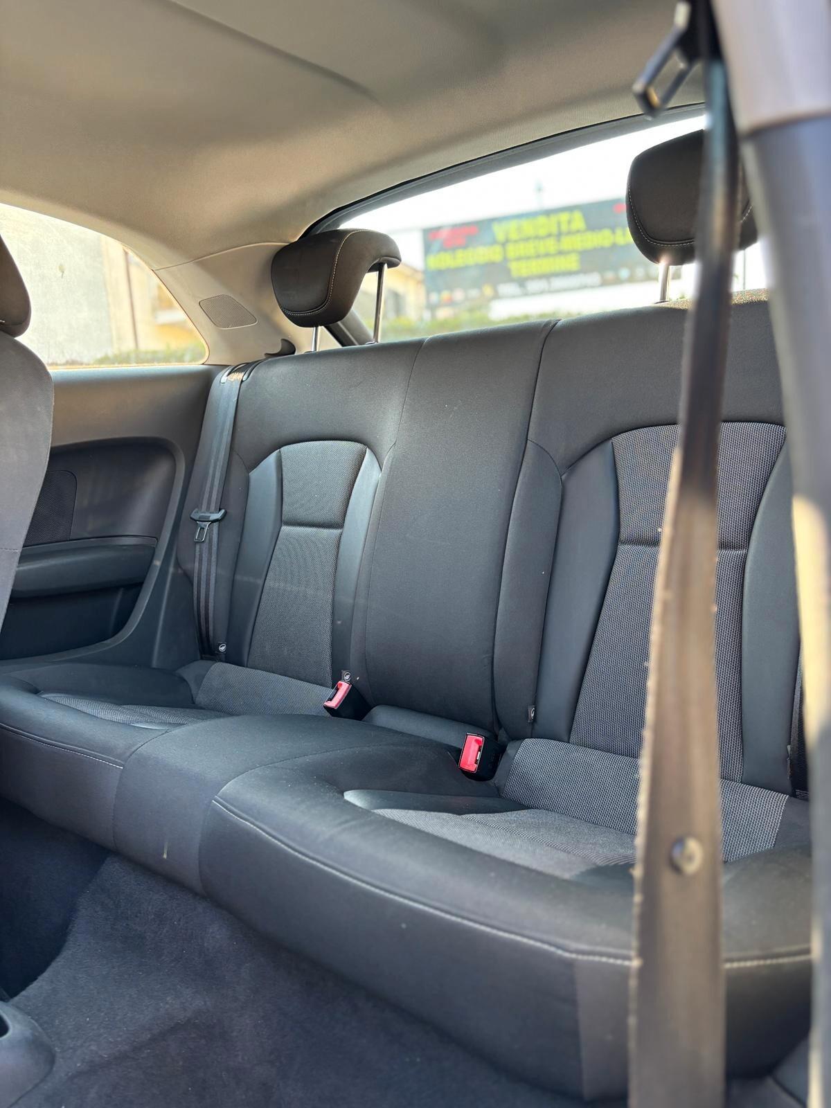 Audi A1 1.6 TDI 3PORTE NAVIGATORE OK NEOPATENTATI