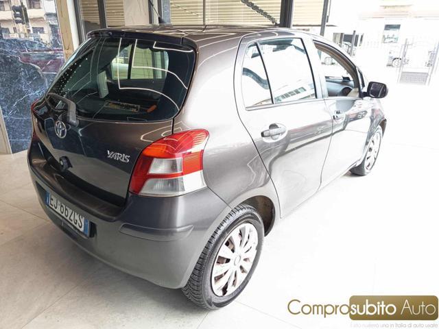 TOYOTA Yaris 1.0 5 porte Sol
