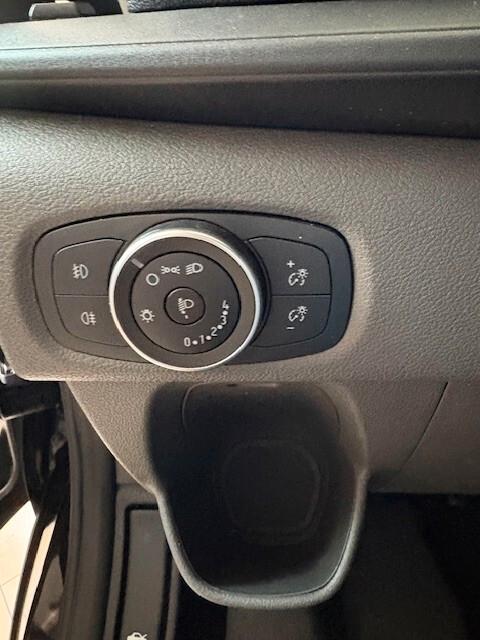 NOLEGGIO Ford Transit 9 posti