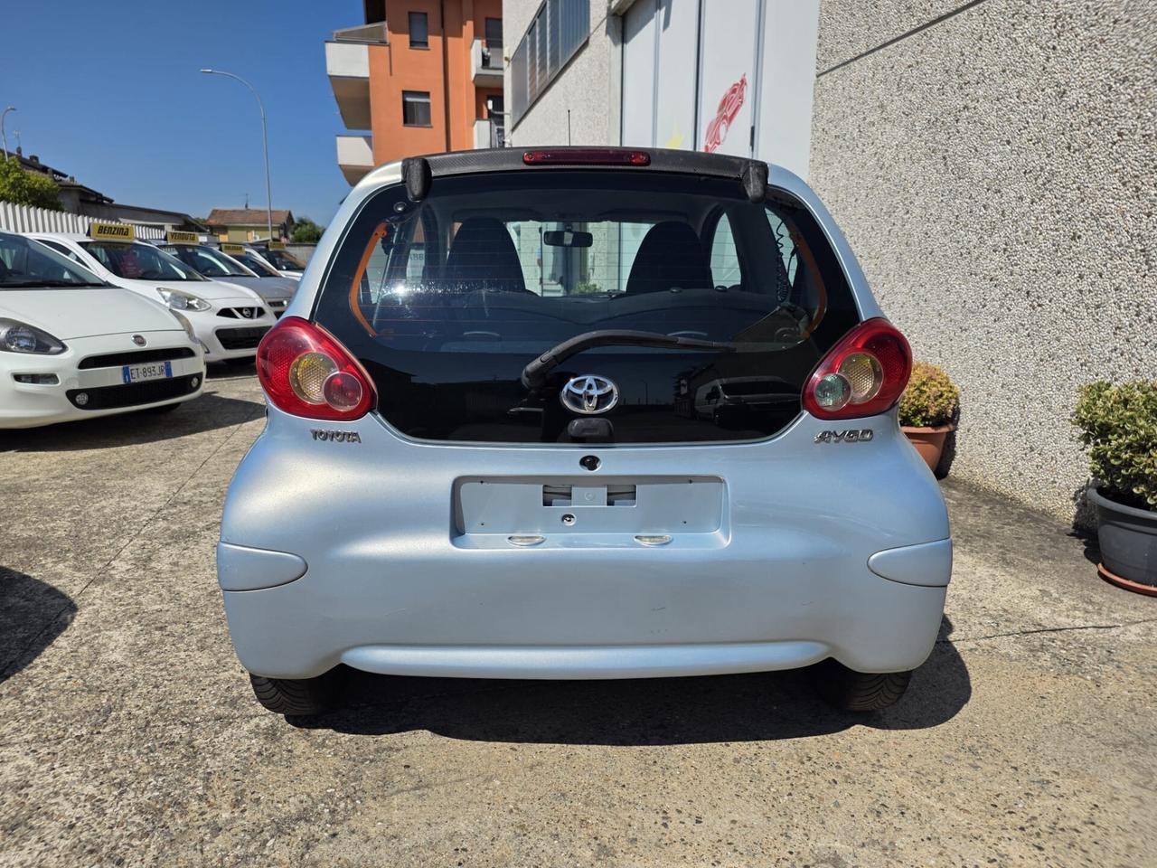 Toyota Aygo 1.0 12V VVT-i 3 p. Neopatentati