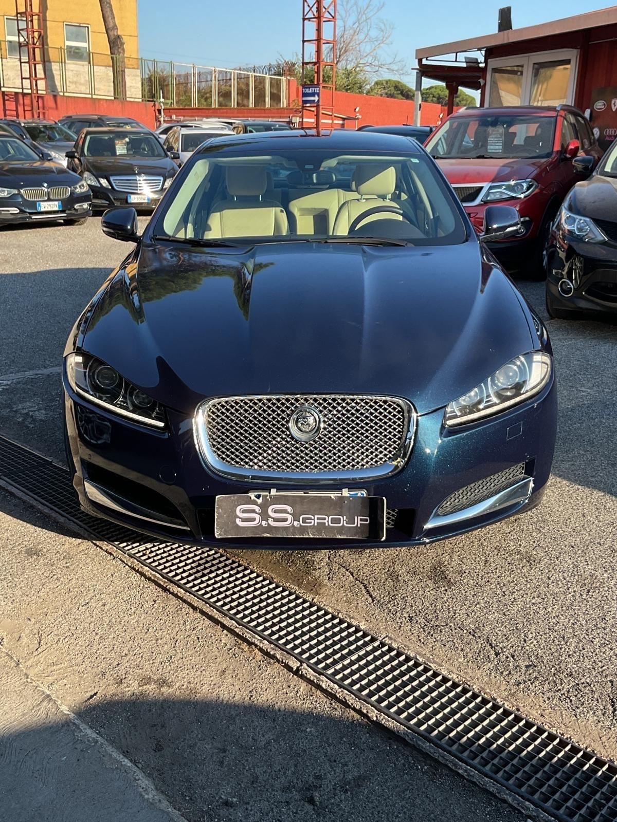 XF 3.0 D V6 Premium Luxury-unipro-rate-garanzia-
