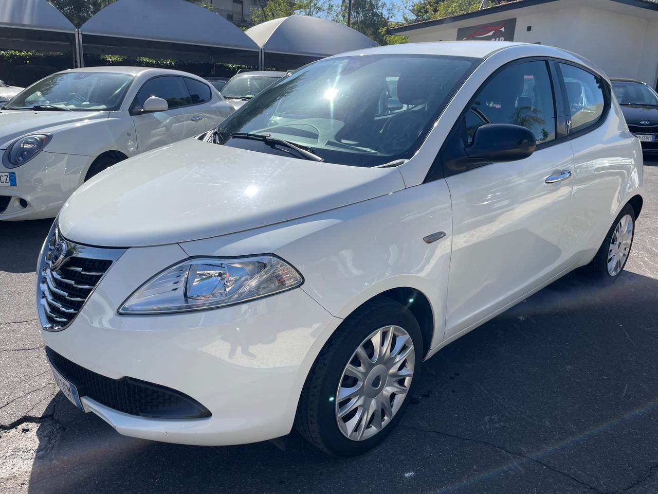 Lancia Ypsilon 1.2 69 CV 5 porte S&S Silver