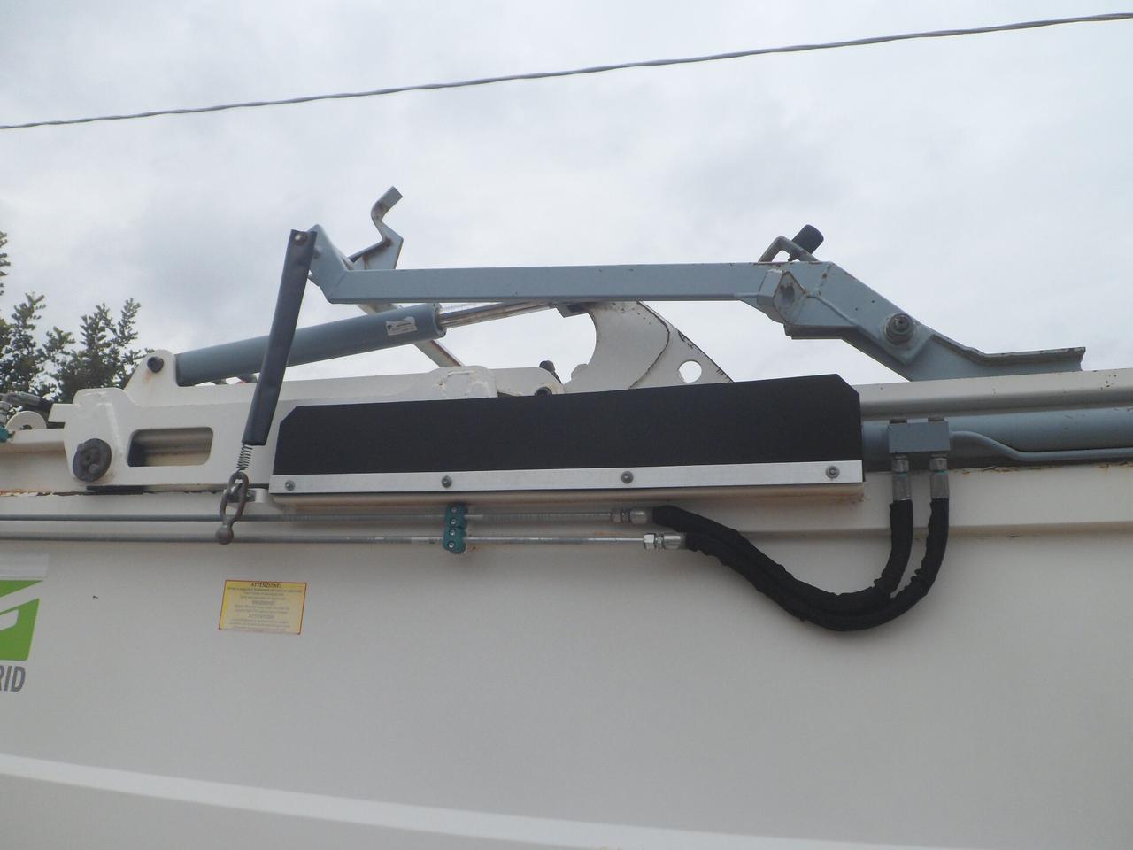 Isuzu M21 compattatore