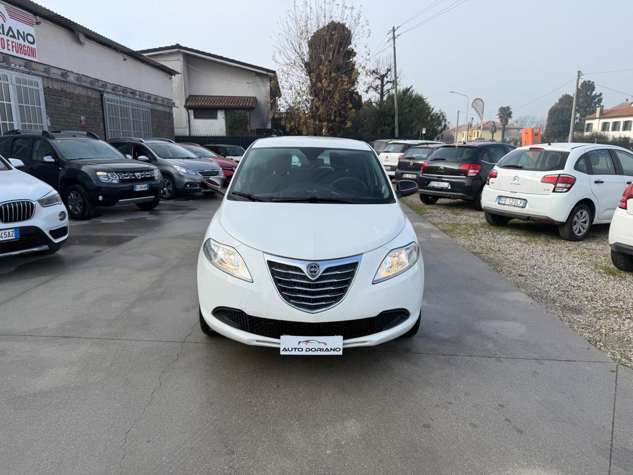 Lancia Ypsilon 0.9 TwinAir 85 CV 5 porte Metano Ecochic Gold