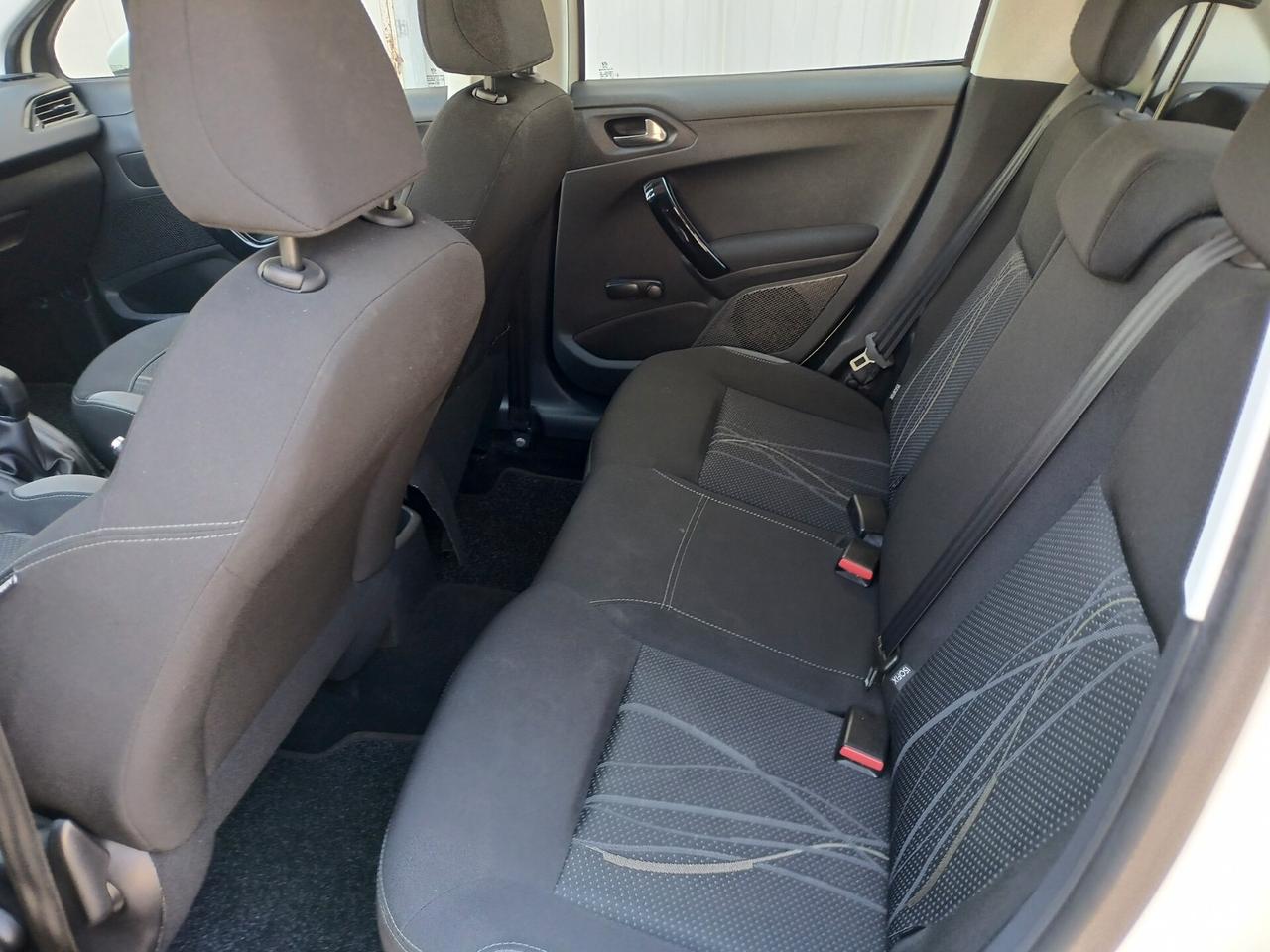 Peugeot 208 1.2 VTi 82 CV 5 porte Access