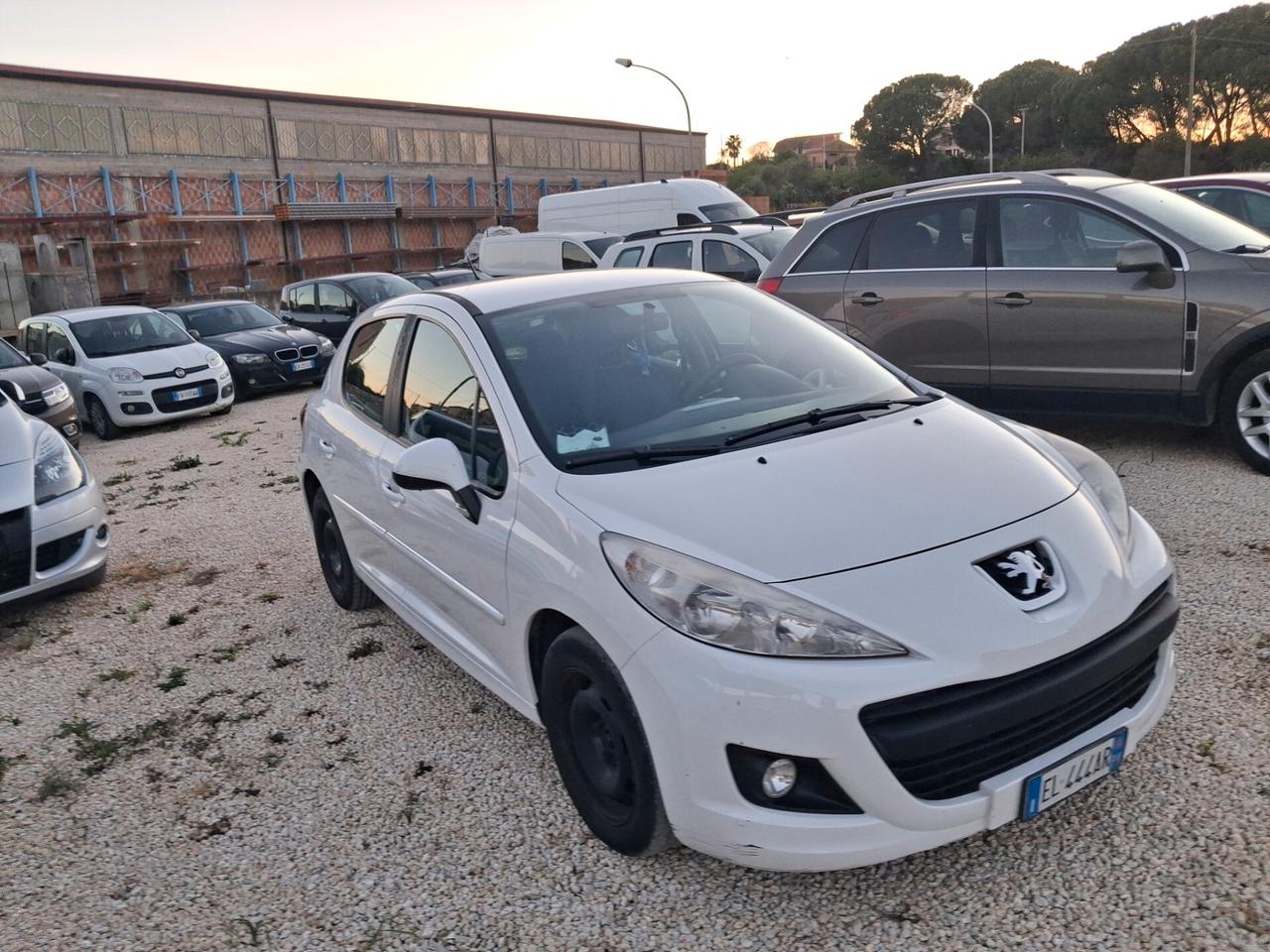 Peugeot 207 1.4 HDi 70CV 5p. Allure
