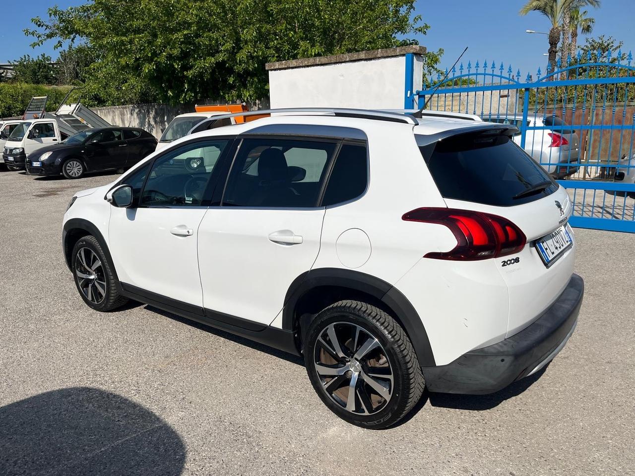 Peugeot 2008 -1.5 blue hdi allure-km 60000-10/2017