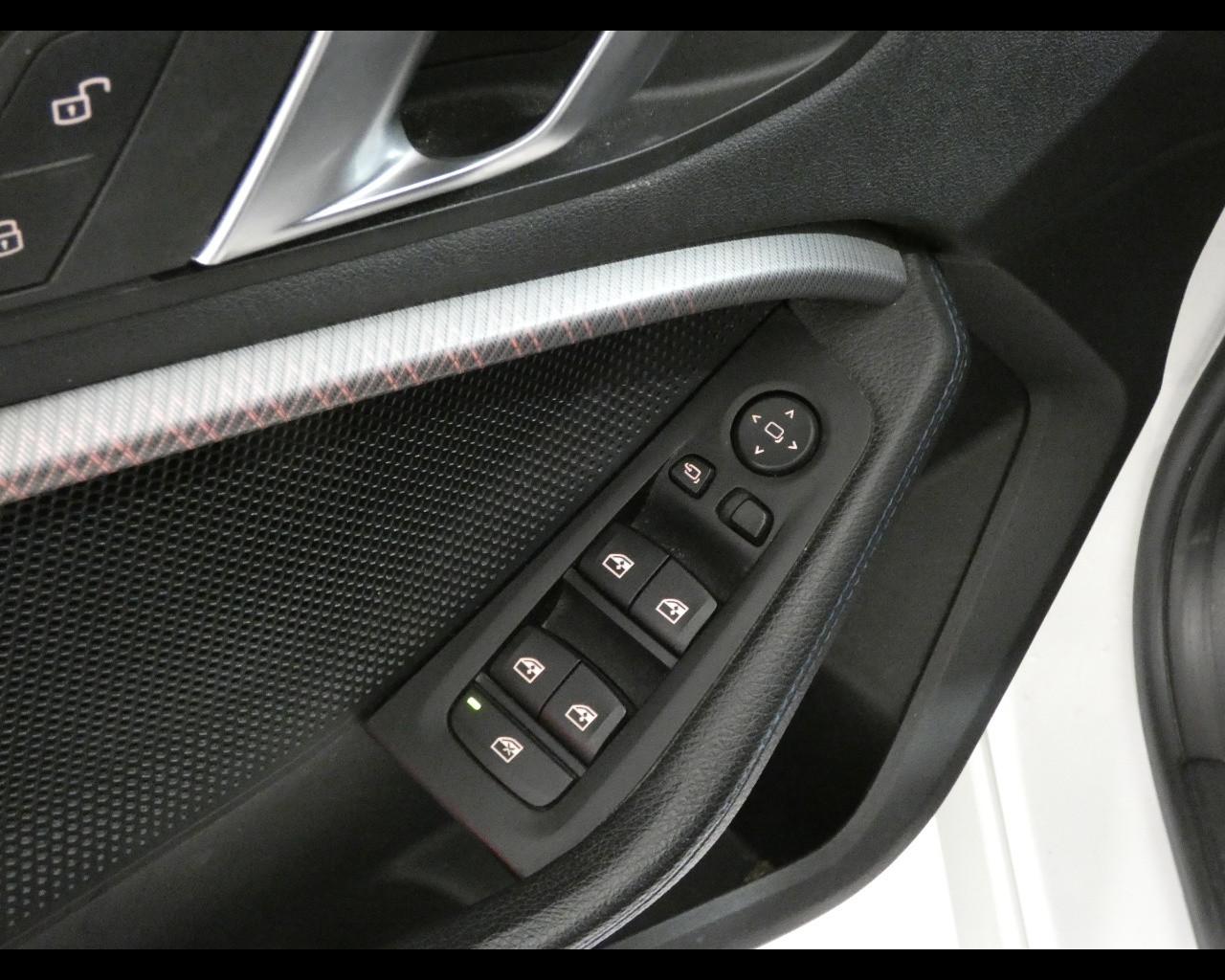 BMW Serie 1 (F40) - 118d 5p. Msport