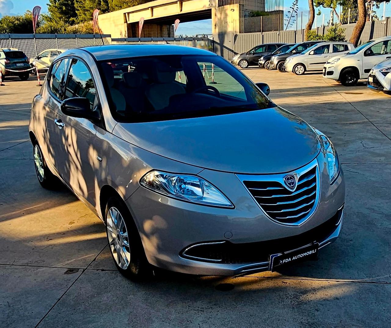 Lancia Ypsilon 1.2 69 CV 5 porte Gold