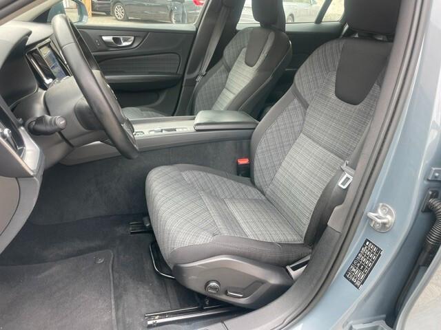 Volvo V60 B4 (d) Geartronic Momentum Business Pro Garanzia 24M